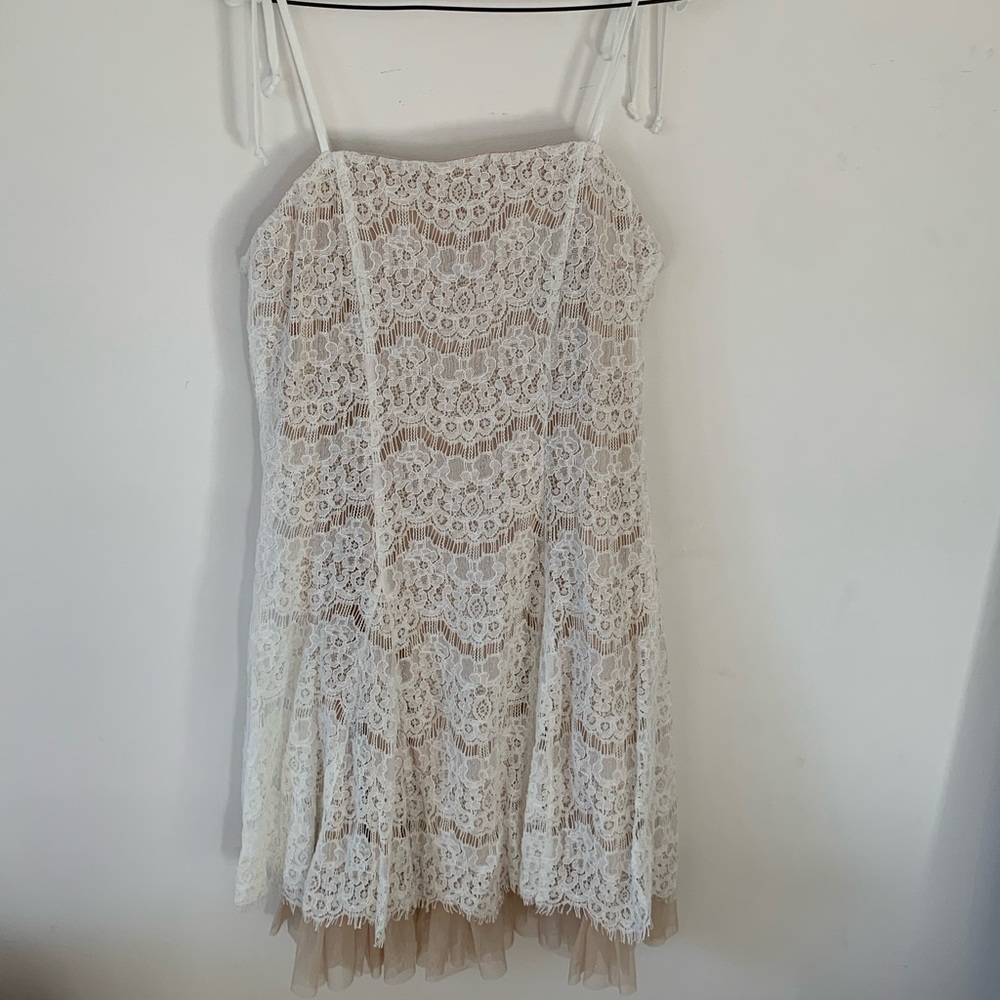 Trixxi Lace dress